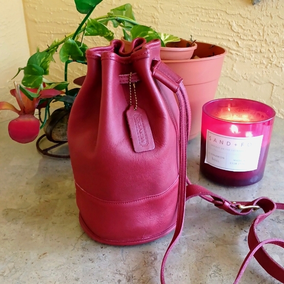 RED 1996 VINTAGE COACH BIXBY SLING BAG - Picture 6 of 16